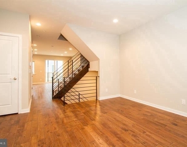 1322 S Howard Street - Photo Thumbnail 12