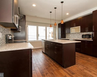 1322 S Howard Street - Photo Thumbnail 8