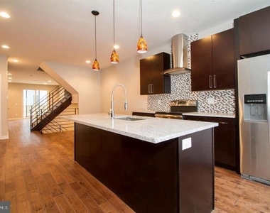 1322 S Howard Street - Photo Thumbnail 11