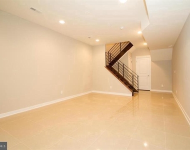 1322 S Howard Street - Photo Thumbnail 6