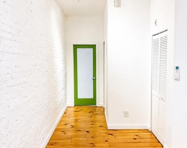 619 S 52nd Street - Photo Thumbnail 3