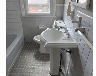 446 Evergreen Avenue - Photo Thumbnail 6