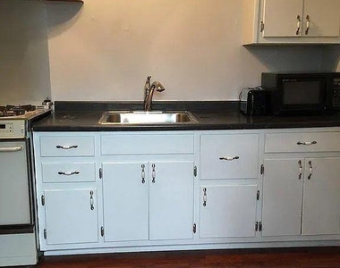 446 Evergreen Avenue - Photo Thumbnail 4