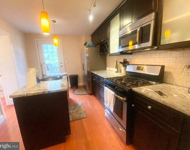 4323 Dexter Street - Photo Thumbnail 5
