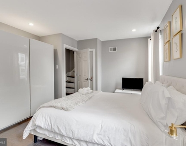 1104 E Dunton Street - Photo Thumbnail 15