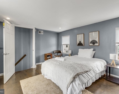 1104 E Dunton Street - Photo Thumbnail 19