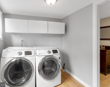 1104 E Dunton Street - Photo Thumbnail 8