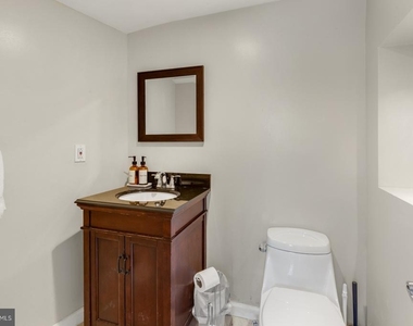 1104 E Dunton Street - Photo Thumbnail 9