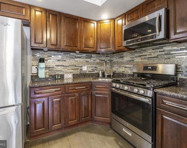 1104 E Dunton Street - Photo Thumbnail 7