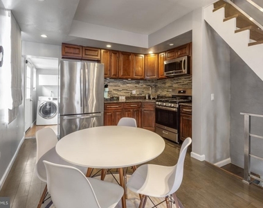 1104 E Dunton Street - Photo Thumbnail 5