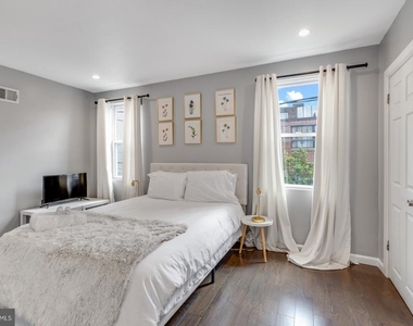 1104 E Dunton Street - Photo Thumbnail 14