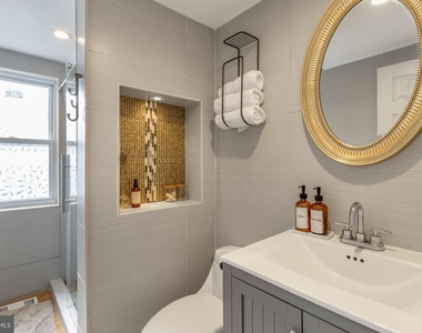 1104 E Dunton Street - Photo Thumbnail 11