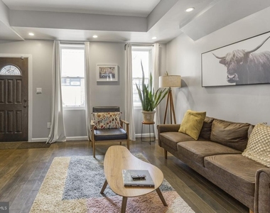 1104 E Dunton Street - Photo Thumbnail 2