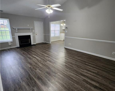 1825 Swann Street - Photo Thumbnail 2