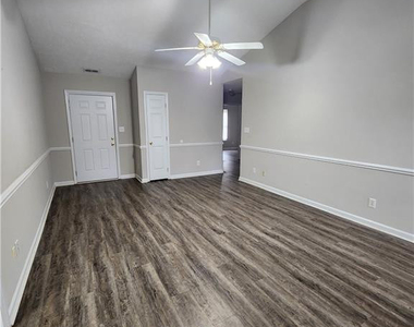 1825 Swann Street - Photo Thumbnail 3