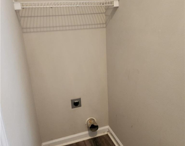 1825 Swann Street - Photo Thumbnail 12
