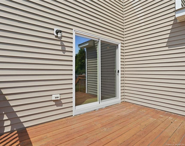 935 W Illinois Avenue - Photo Thumbnail 12