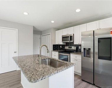 935 W Illinois Avenue - Photo Thumbnail 26