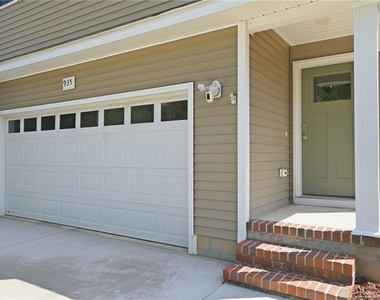 935 W Illinois Avenue - Photo Thumbnail 9