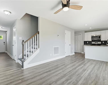 935 W Illinois Avenue - Photo Thumbnail 21