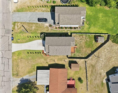 935 W Illinois Avenue - Photo Thumbnail 6