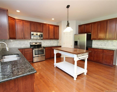 208 Chieftain Drive - Photo Thumbnail 9