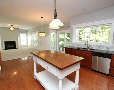 208 Chieftain Drive - Photo Thumbnail 10