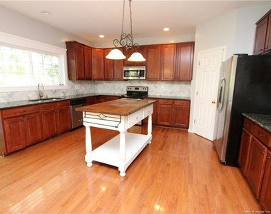 208 Chieftain Drive - Photo Thumbnail 8