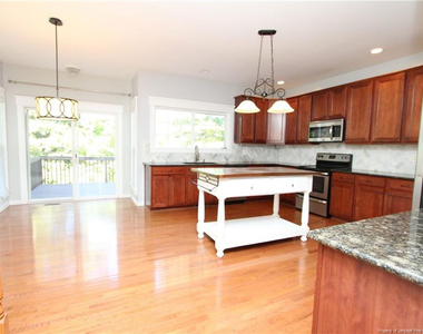 208 Chieftain Drive - Photo Thumbnail 7