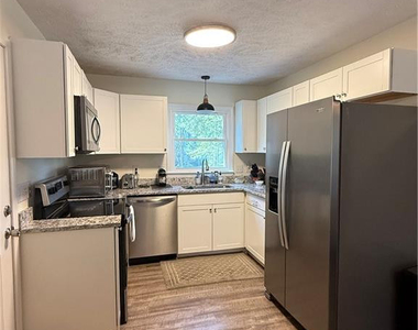 84 Hawksworth Place - Photo Thumbnail 4