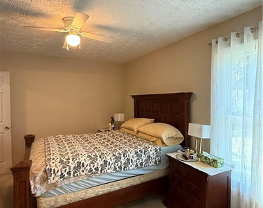 84 Hawksworth Place - Photo Thumbnail 6