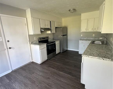 6516 Senator Drive - Photo Thumbnail 4