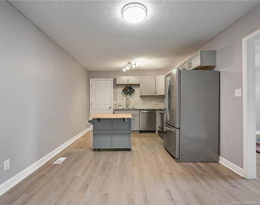 6142 Wynnwood Drive - Photo Thumbnail 10