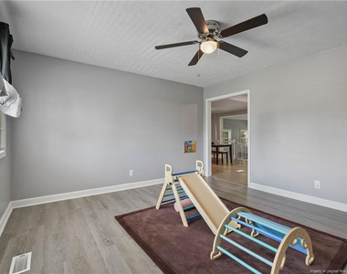 6142 Wynnwood Drive - Photo Thumbnail 8