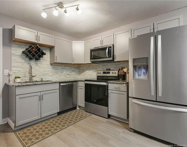 6142 Wynnwood Drive - Photo Thumbnail 14