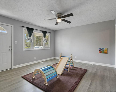 6142 Wynnwood Drive - Photo Thumbnail 7