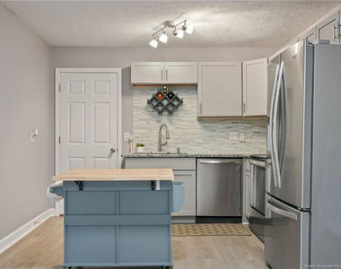 6142 Wynnwood Drive - Photo Thumbnail 9