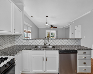 5343 Cog Hill Court - Photo Thumbnail 10