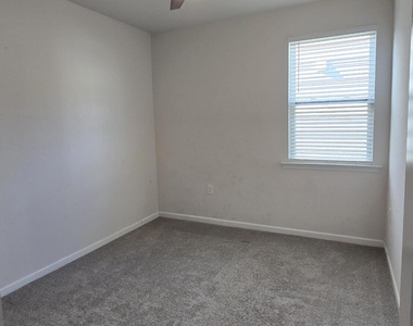 25 E Caxton Court - Photo Thumbnail 6