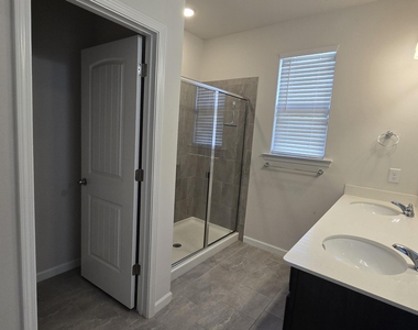 25 E Caxton Court - Photo Thumbnail 5