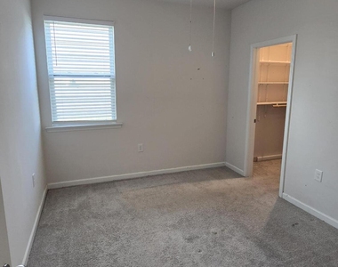 25 E Caxton Court - Photo Thumbnail 7