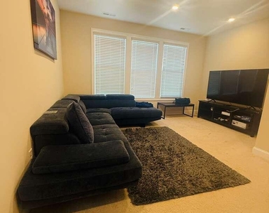 429 Hopwood Way - Photo Thumbnail 12