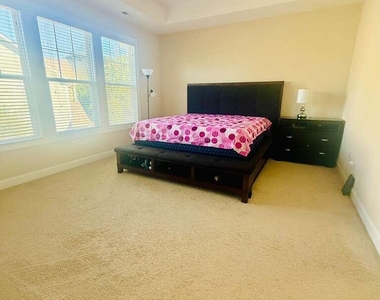 429 Hopwood Way - Photo Thumbnail 10