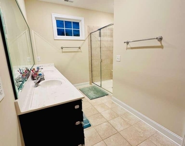 429 Hopwood Way - Photo Thumbnail 11