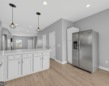 445 Spring Mill Avenue - Photo Thumbnail 8
