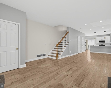 445 Spring Mill Avenue - Photo Thumbnail 6