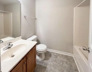 1008 Mica Lamp Court - Photo Thumbnail 7