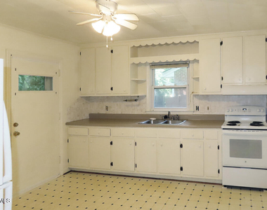 108 Isley Street - Photo Thumbnail 5