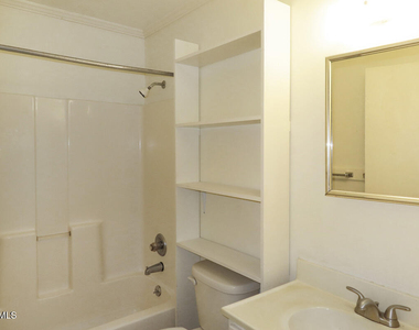108 Isley Street - Photo Thumbnail 9