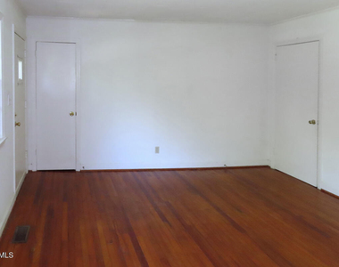 108 Isley Street - Photo Thumbnail 3